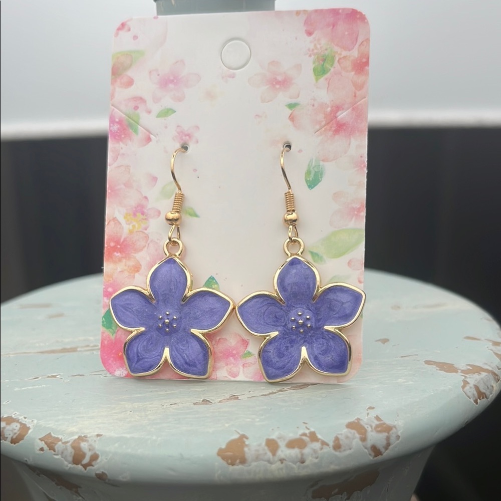FLOWER EARRINGS-NWT
